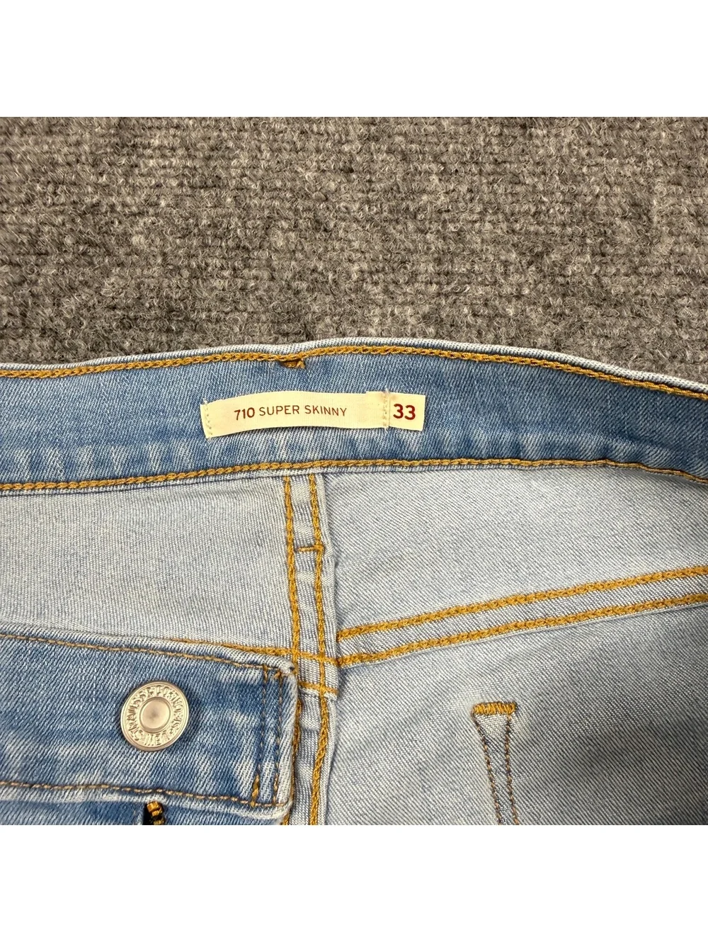 Levi's 710 Super Skinny Light Wash Jeans Size 33